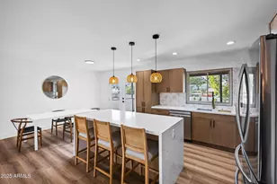 11442 N Bancroft Dr, Phoenix, AZ 85028 - Photo 5