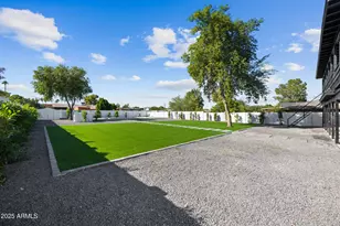 11442 N Bancroft Dr, Phoenix, AZ 85028 - Photo 37