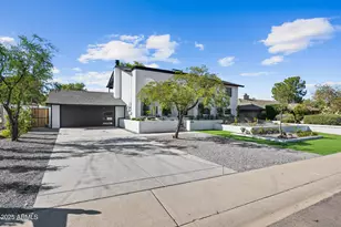 11442 N Bancroft Dr, Phoenix, AZ 85028 - Photo 3