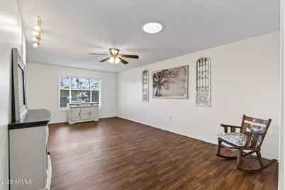 13721 N 98th Avenue #C, Sun City, AZ 85351 - Photo 17