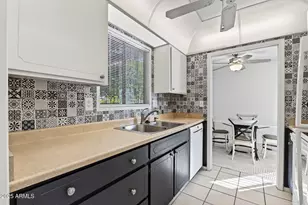 13721 N 98th Ave, Sun City, AZ 85351 - Photo 7