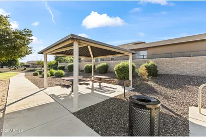 18495 W Paradise Lane, Surprise, AZ 85388 - Photo 37