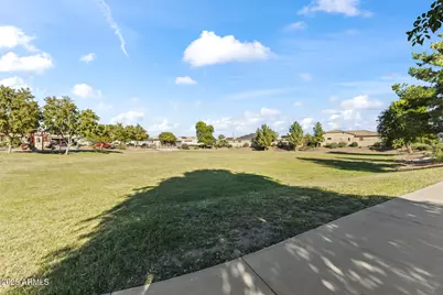 18495 W Paradise Lane, Surprise, AZ 85388 - Photo 35