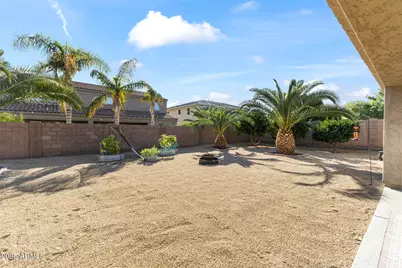 18495 W Paradise Lane, Surprise, AZ 85388 - Photo 5