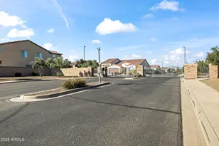 18495 W Paradise Ln, Surprise, AZ 85388 - Photo 31