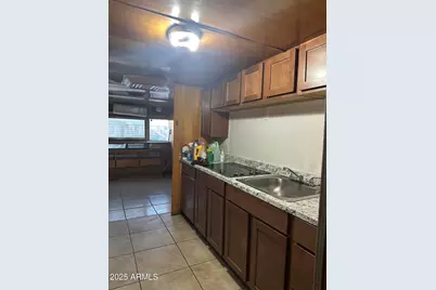 6602 S 22nd Place, Phoenix, AZ 85042 - Photo 13