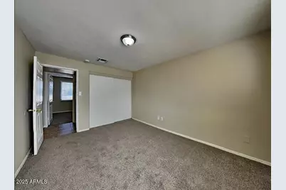 4102 N 71st Lane, Phoenix, AZ 85033 - Photo 3