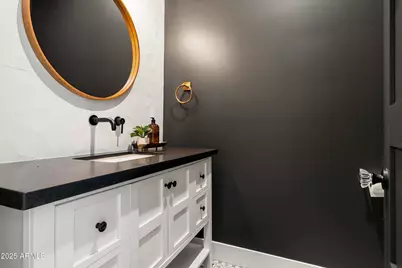 4208 N 41st Place, Phoenix, AZ 85018 - Photo 29