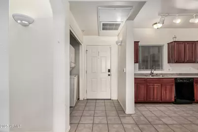 920 E Devonshire Avenue #2020, Phoenix, AZ 85014 - Photo 9