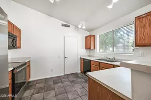 641 E Gail Dr, Chandler, AZ 85225 - Photo 7