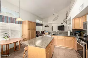 15301 N 89th Ave, Peoria, AZ 85381 - Photo 11