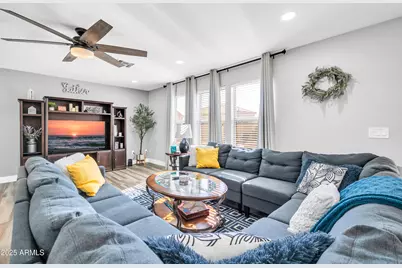 10617 W Daley Lane, Peoria, AZ 85383 - Photo 9