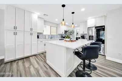 10617 W Daley Lane, Peoria, AZ 85383 - Photo 11