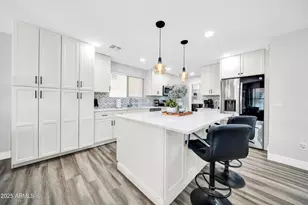 10617 W Daley Ln, Peoria, AZ 85383 - Photo 11