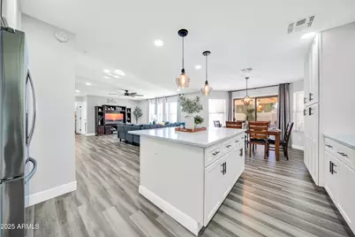 10617 W Daley Lane, Peoria, AZ 85383 - Photo 15