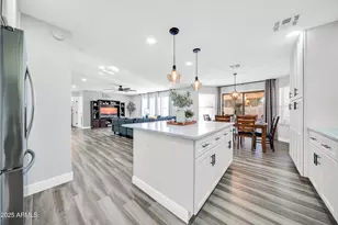 10617 W Daley Ln, Peoria, AZ 85383 - Photo 15