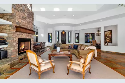 7233 E Royal Palm Road, Scottsdale, AZ 85258 - Photo 9