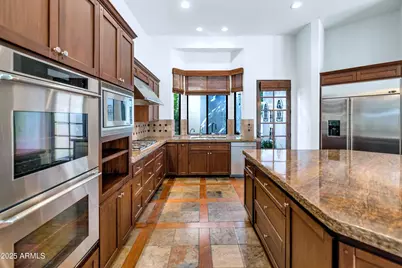 7233 E Royal Palm Road, Scottsdale, AZ 85258 - Photo 25