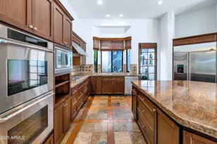 7233 E Royal Palm Rd, Scottsdale, AZ 85258 - Photo 25