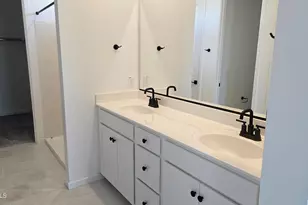 15584 W Hackamore Dr, Surprise, AZ 85387 - Photo 13