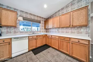 10403 W Tonopah Dr, Peoria, AZ 85382 - Photo 13