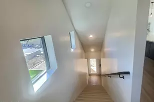 2502 E Paradise Ln, Phoenix, AZ 85032 - Photo 19