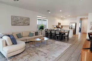 3836 S 64th Dr, Phoenix, AZ 85043 - Photo 9