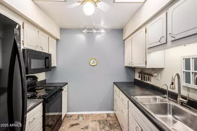 13039 N 100th Drive, Sun City, AZ 85351 - Photo 9