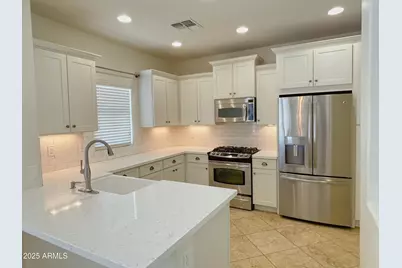 3979 E Melinda Drive, Phoenix, AZ 85050 - Photo 9