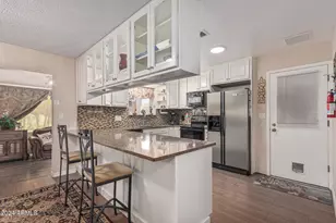 849 N 67th Pl, Mesa, AZ 85205 - Photo 9