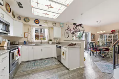 10256 N 12th Place # 2, Phoenix, AZ 85020 - Photo 9