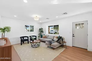 3102 N 34th St, Phoenix, AZ 85018 - Photo 9