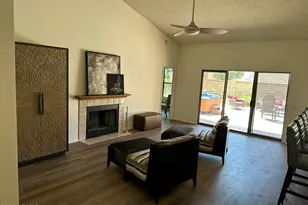 3909 E Lavender Ln E, Phoenix, AZ 85044 - Photo 9