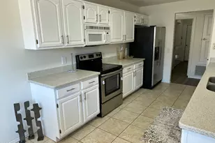 3909 E Lavender Ln E, Phoenix, AZ 85044 - Photo 17