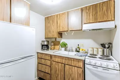 9230 N 6th Street #Apt 6, Phoenix, AZ 85020 - Photo 7