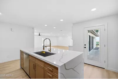 2416 E Piestewa Peak Drive, Phoenix, AZ 85016 - Photo 9