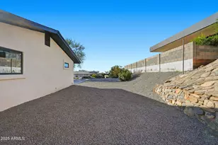 2416 E Piestewa Peak Dr, Phoenix, AZ 85016 - Photo 31