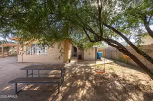 2736 W El Caminito Dr, Phoenix, AZ 85051 - Photo 29