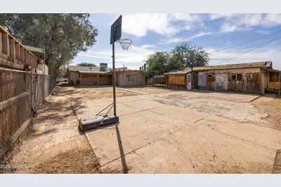 2736 W El Caminito Drive, Phoenix, AZ 85051 - Photo 25