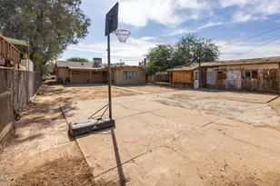 2736 W El Caminito Dr, Phoenix, AZ 85051 - Photo 25