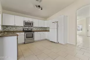 910 E Potter Dr, Phoenix, AZ 85024 - Photo 21