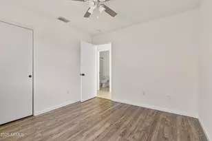 910 E Potter Dr, Phoenix, AZ 85024 - Photo 19