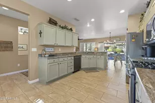 17824 W Calistoga Dr, Surprise, AZ 85387 - Photo 13