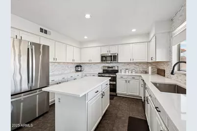 8540 W Purdue Avenue, Peoria, AZ 85345 - Photo 11