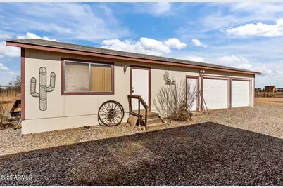 50910 W Long Rifle Road, Aguila, AZ 85320 - Photo 25