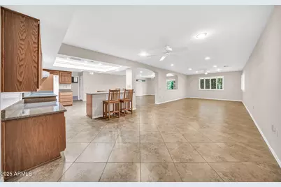 17837 N Country Club Drive, Sun City, AZ 85373 - Photo 5