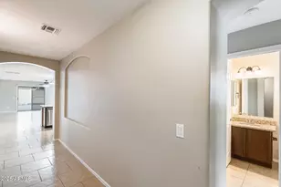 1824 W Lydia Ln, Phoenix, AZ 85041 - Photo 9