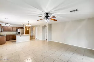 1824 W Lydia Ln, Phoenix, AZ 85041 - Photo 3