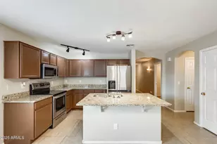 1824 W Lydia Ln, Phoenix, AZ 85041 - Photo 11