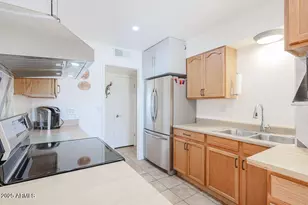 10701 W El Dorado Dr, Sun City, AZ 85351 - Photo 9